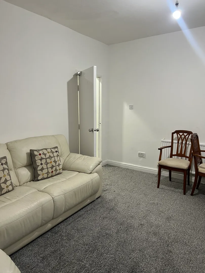 23 Bute Avenue: 7 bedroom student house NG7 1QB - Image 17